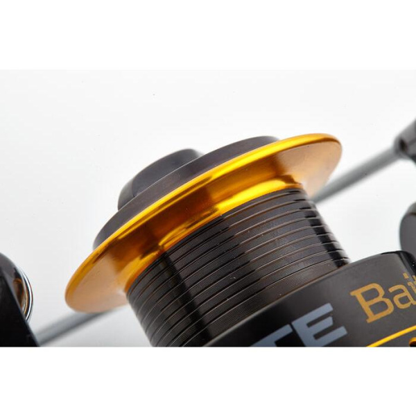 Котушка Salmo Elite Baitfeeder 8